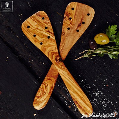 Pepper mill olive wood for an elegant touch on your table